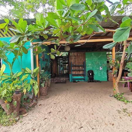 Хостел Oasis Puerto Viejo de Talamanca Экстерьер фото
