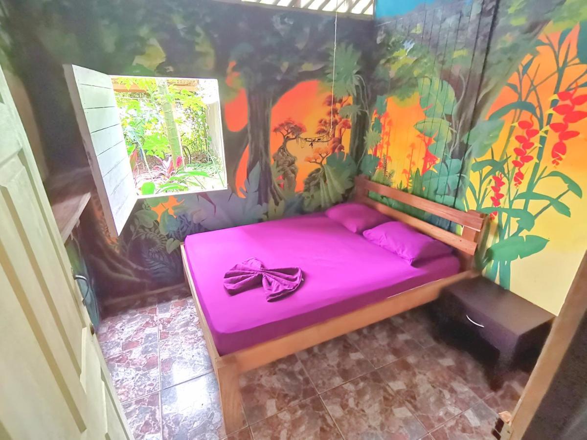 Хостел Oasis Puerto Viejo de Talamanca Экстерьер фото