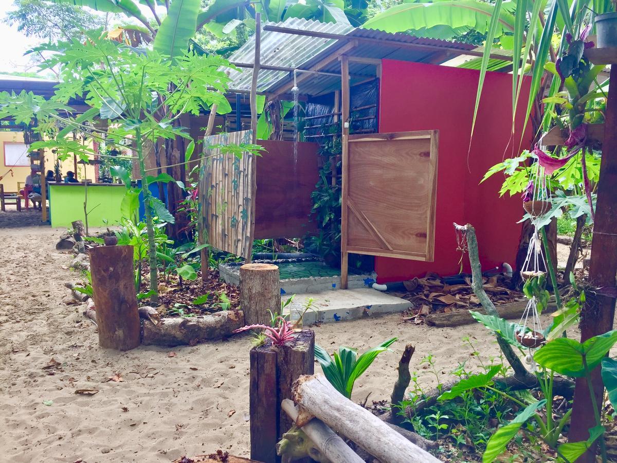 Хостел Oasis Puerto Viejo de Talamanca Экстерьер фото