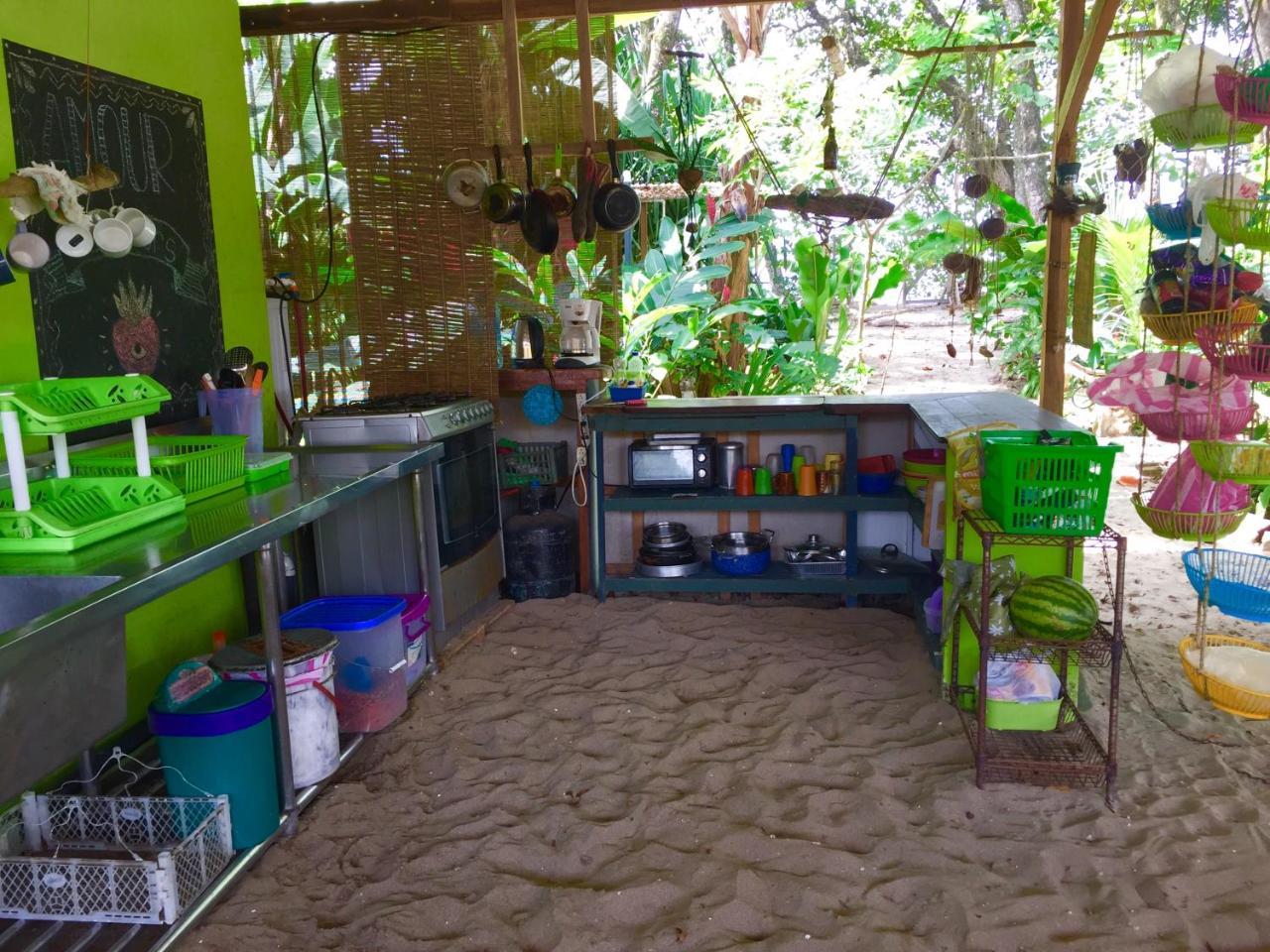 Хостел Oasis Puerto Viejo de Talamanca Экстерьер фото