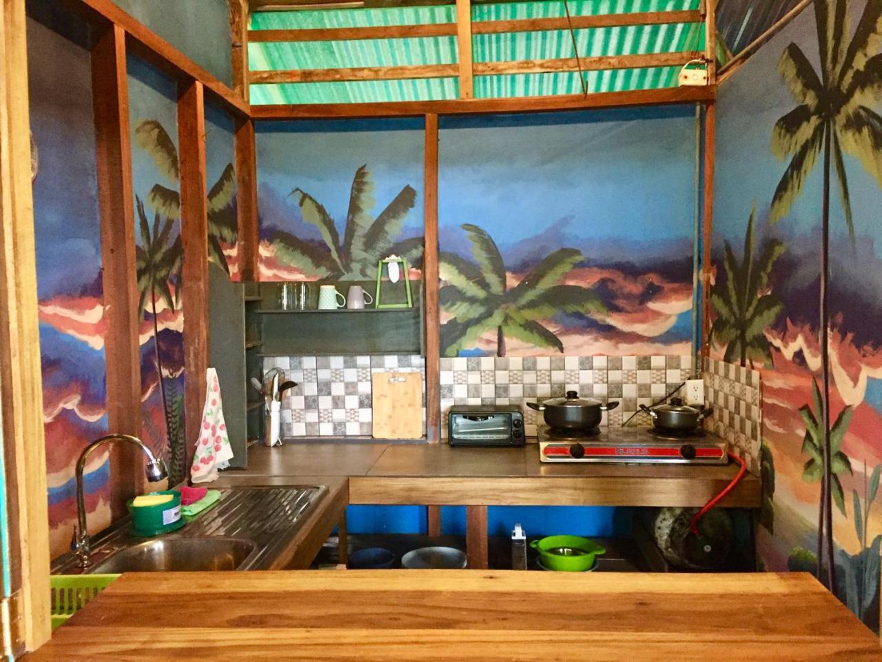 Хостел Oasis Puerto Viejo de Talamanca Экстерьер фото