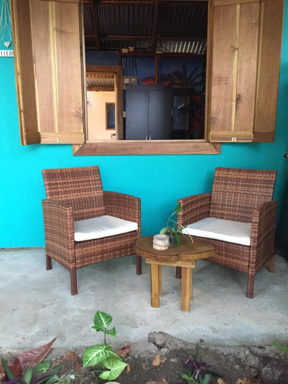 Хостел Oasis Puerto Viejo de Talamanca Экстерьер фото